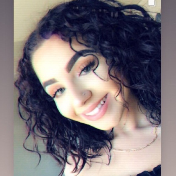 Meet your Posher, Chanel - Picture 1 of 1